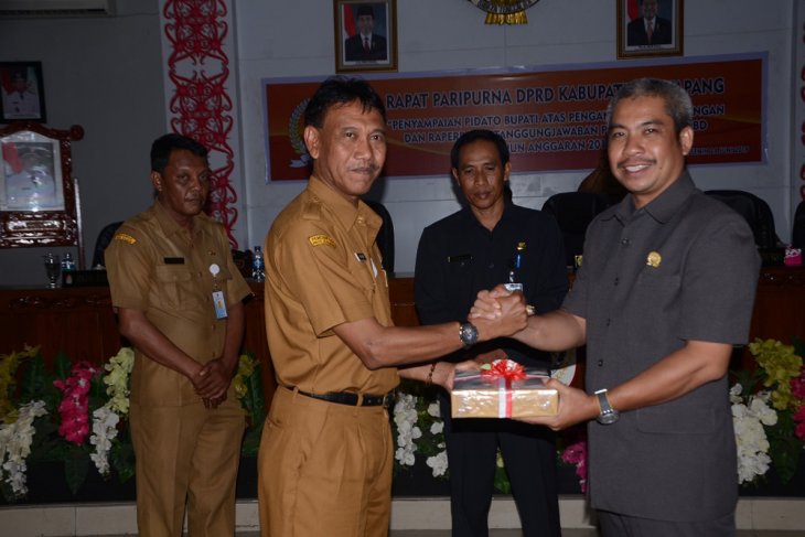 Bupati Ketapang sampaikan nota pengantar Raperda APBD 2018