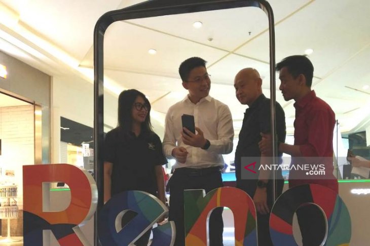 Oppo Reno bidik pasar Surabaya