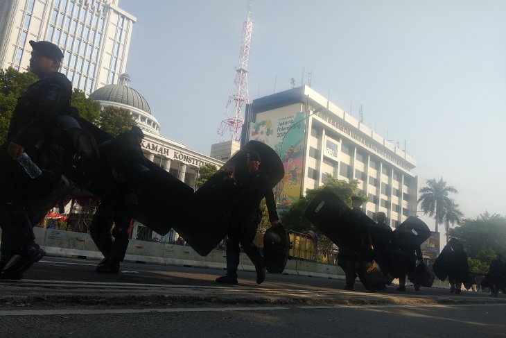 Police intensifified security arrangements around Constitutional Court building