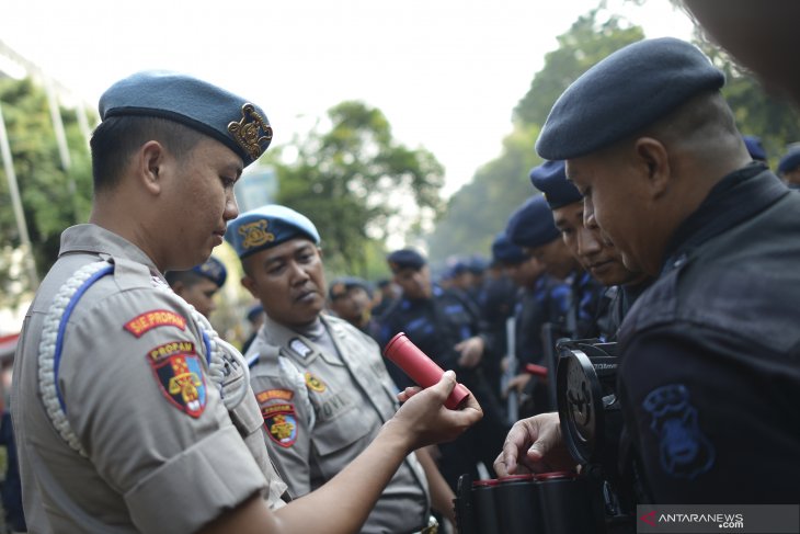 Ledakan di sekitar gedung MK berasal dari gas air mata Brimob
