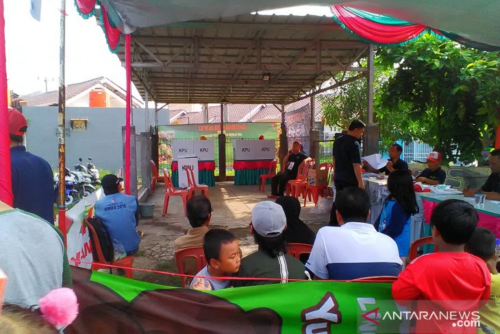 Bawaslu Karawang periksa seorang komisioner KPU klarifikasi jual beli suara