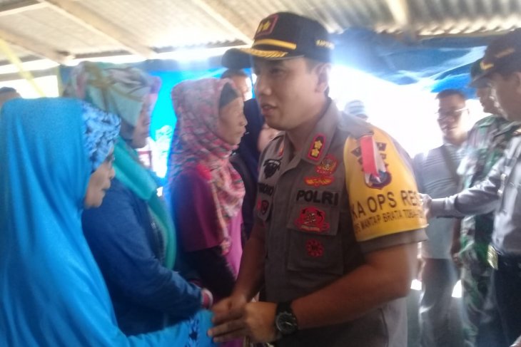 Kapolres Binjai beri tali asih kepada keluarga 30 warga korban kebakaran pabrik mancis