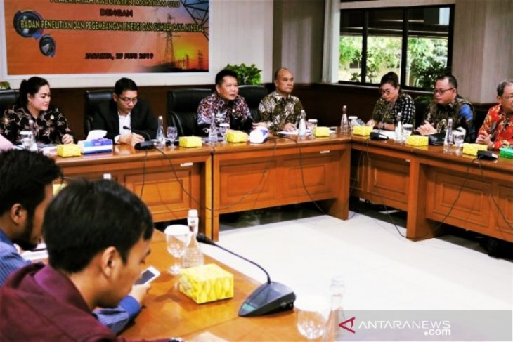 Mahulu berharap Kementerian ESDM bantu membangun pembangkit listrik