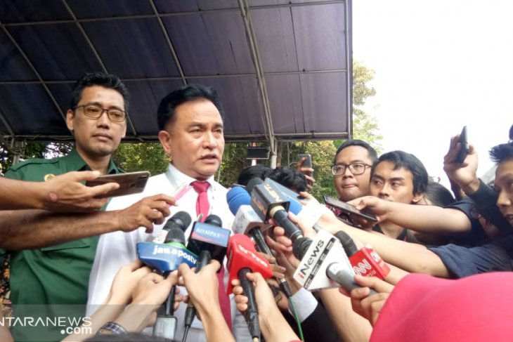 Yusril tidak dihadiri Prabowo-Sandi penetapan tetap sah