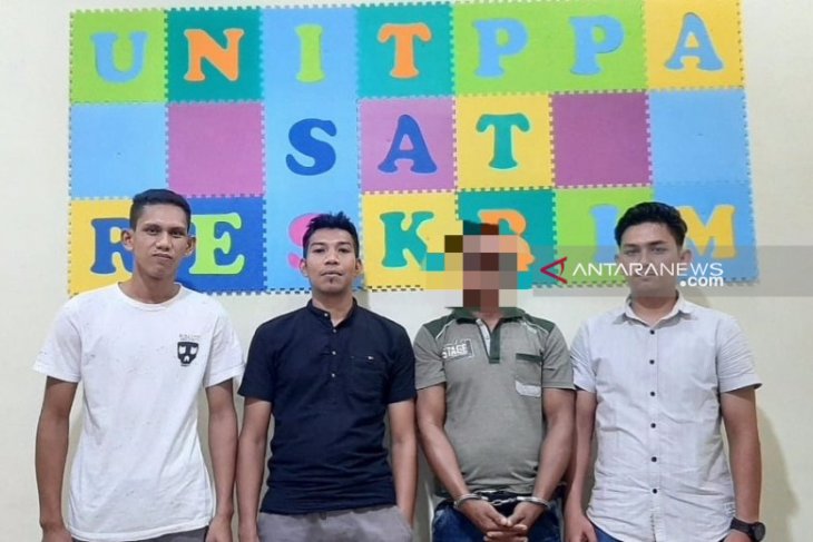 Seorang ayah ditangkap karena aniaya anak kandung