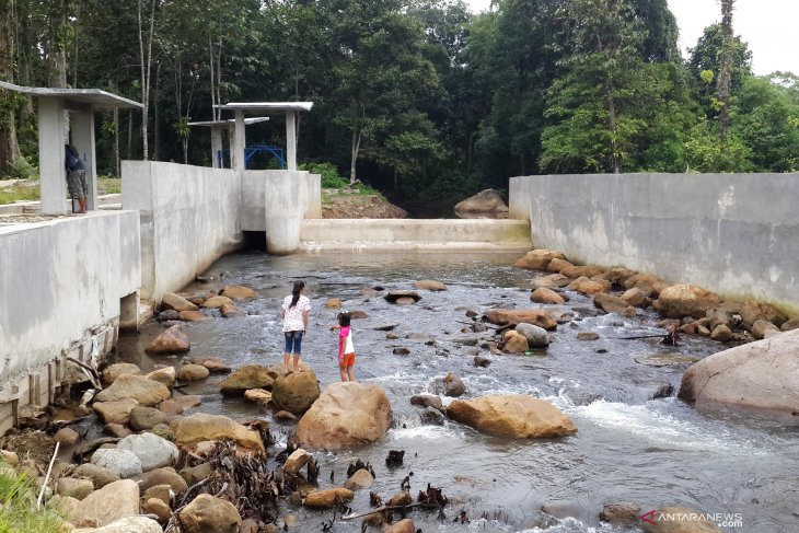 Bendung Air Bukit Saran Sintang