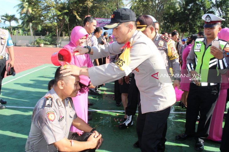 20 personel Polres Madina naik pangkat