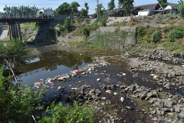 Sungai di Madiun mengering