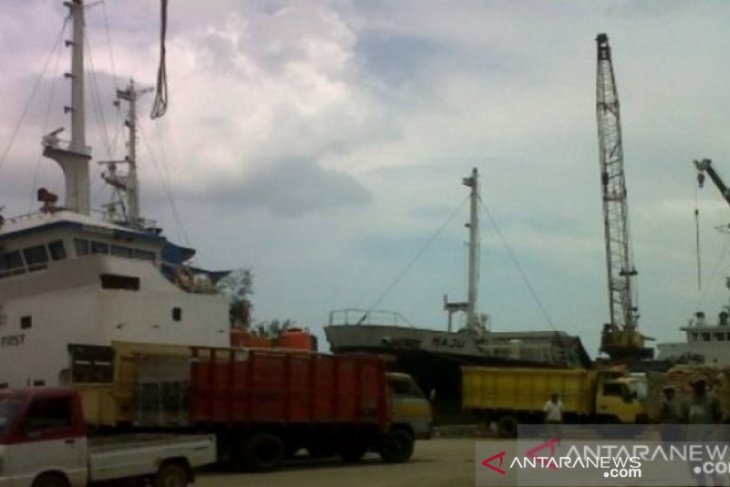 Volume bongkar barang di sejumlah pelabuhan Babel naik 11,55 persen