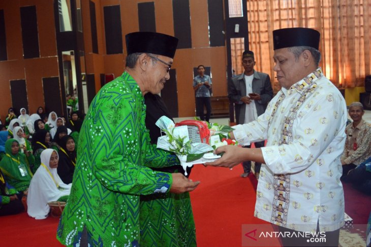 Bupati Kubu Raya lepas 327 jemaah calon haji