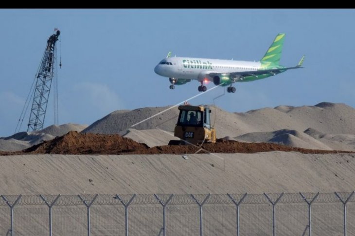 Rencana perpanjangan runway Ngurah Rai