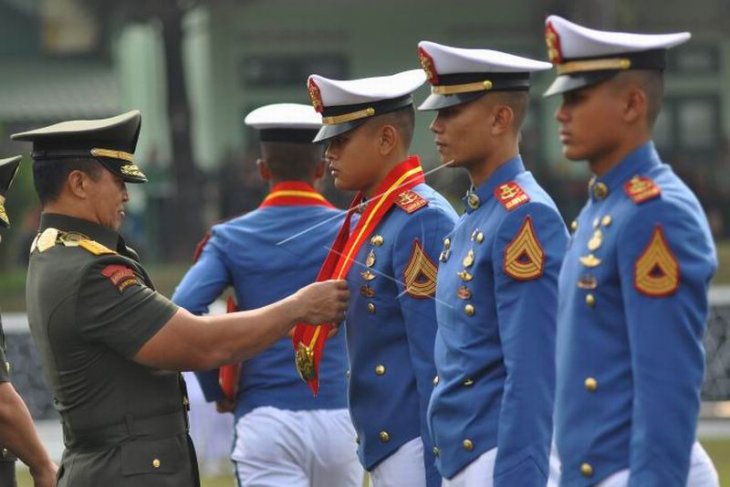 Penutupan pendidikan dan wisuda sarjana taruna Akmil