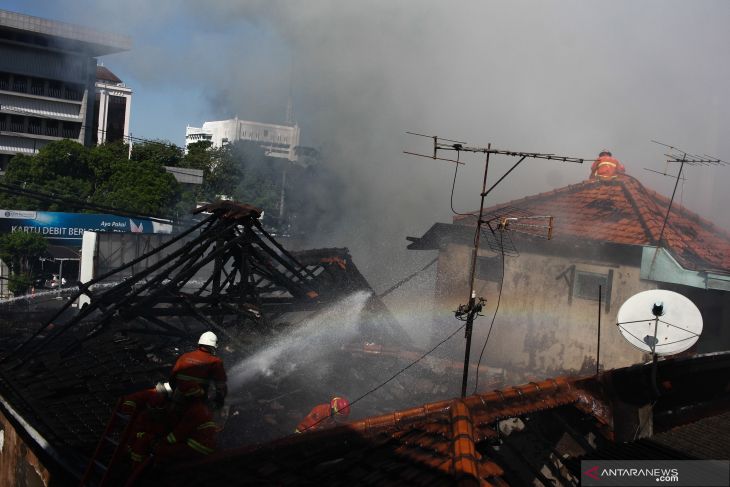 Kebakaran Di Surabaya
