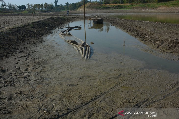 Waduk Grojokan Jombang Mulai Mengering