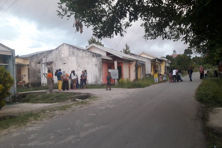 Warga Labuha mengungsi ke daerah ketinggian pascagempa 72 SR