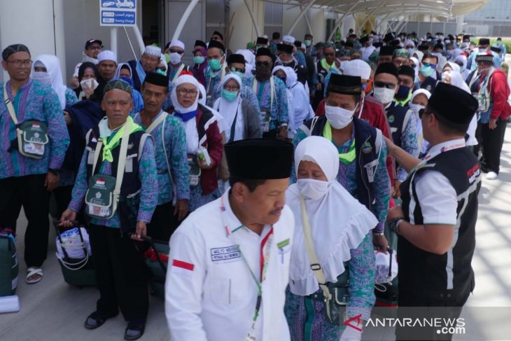 Rombongan pertama calon haji Indonesia tiba di Mekkah