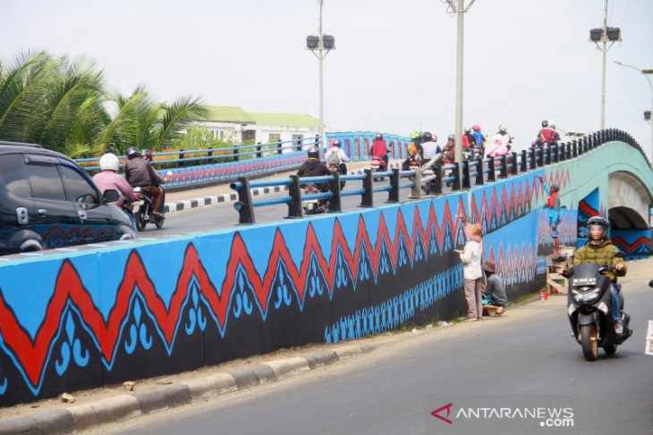 Jembatan Pangeran Bermotif Sasirangan