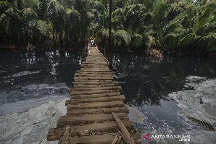 Sungai Citonjong Pangandaran tercemar limbah 