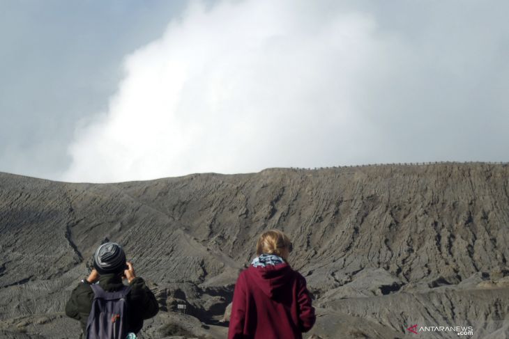 Gunung Bromo Erupsi