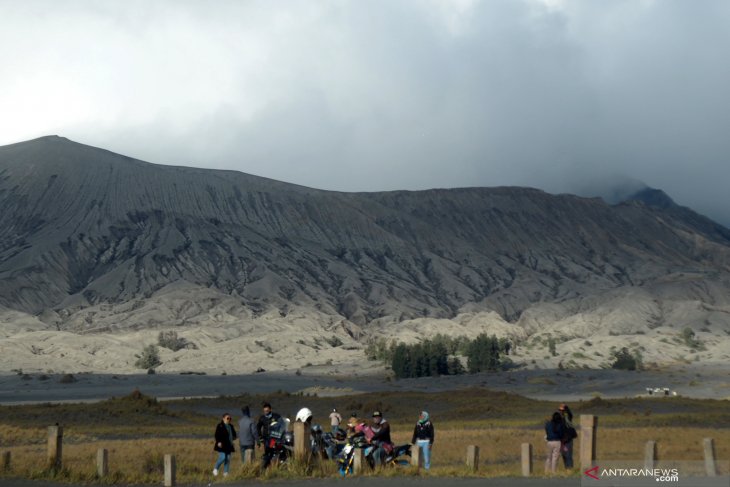 Gunung Bromo Erupsi