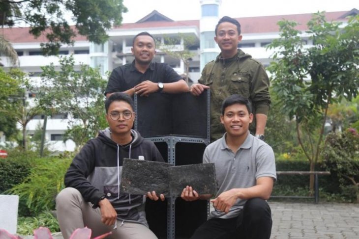 Mahasiswa UMM sulap sampah jadi furniture bernilai ekonomi