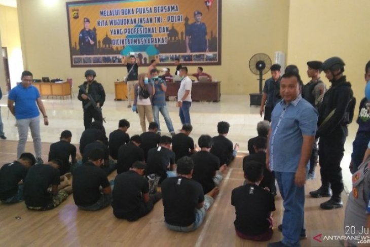 Di perkampungan SMB Jambi, polisi temukan bungker dan sabu lengkap dengan alat hisapnya