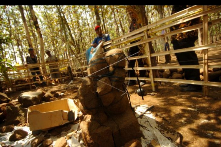 Penwmuan situs candi di Brebes