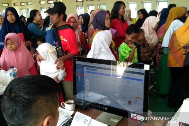Antrean pemohon KIA di Ciputat Timur