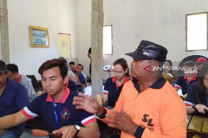 Mahasiswa asing kembangkan desa di Mojokerto melalui
