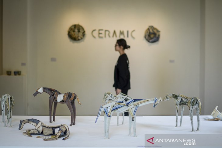 Pameran seni keramik 