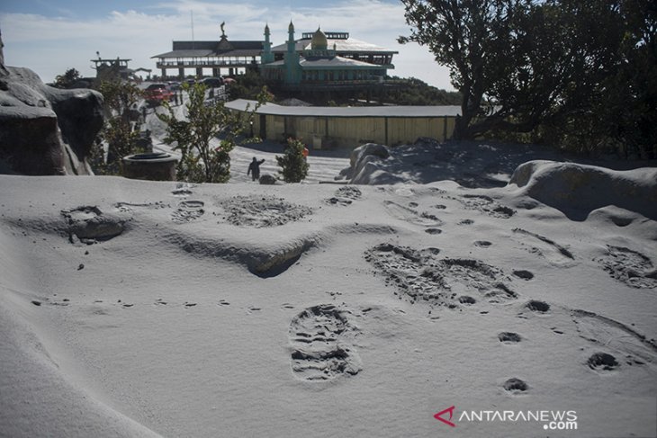 Kondisi Kawah Ratu gunung Tangkuban Parahu 