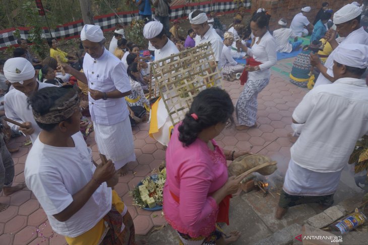 Ritual Galungan di Tulungagung