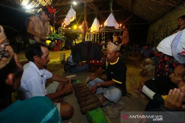 Puncak Acara Mesiwah Pare Gumboh Dayak Deah Kalsel