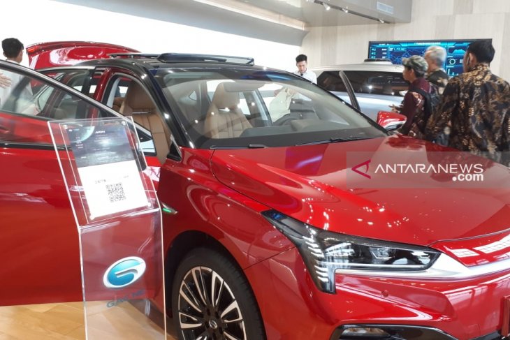 Mengunjungi pabrik mobil GAC NE di Guangzhou