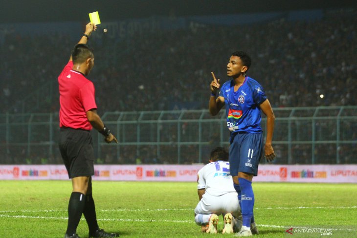 Lawan Persib, Arema pesta gol