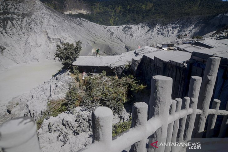 Wisata gunung Tangkuban Parahu belum dibuka 