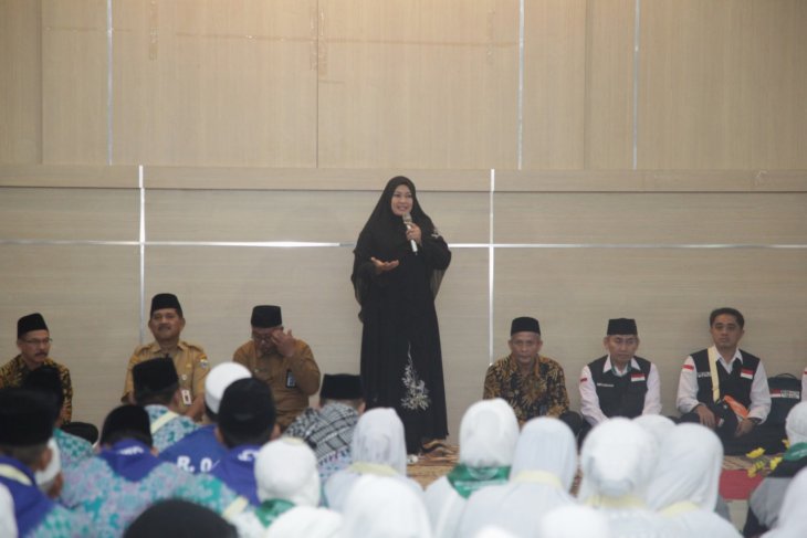 Bupati Pandeglang minta calhaj taat aturan selama di Tanah Suci