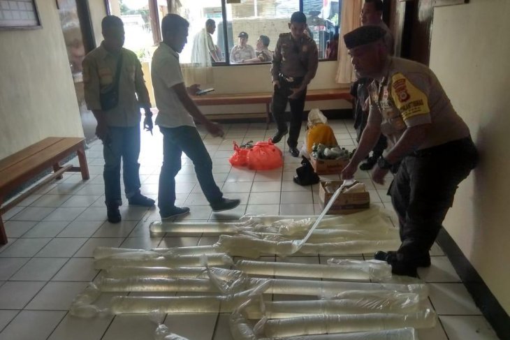 Polsek Teluk Ambon razia miras
