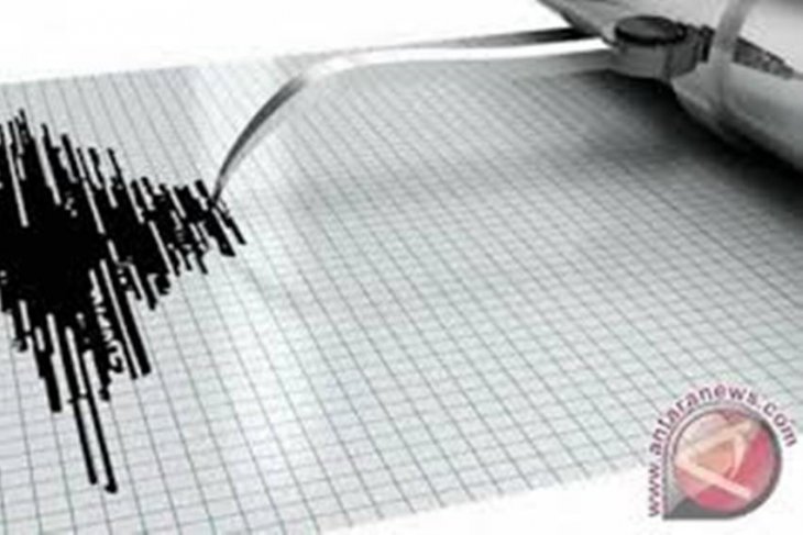 Gempa bumi beruntun kembali membuat warga Ambon lari berhamburan
