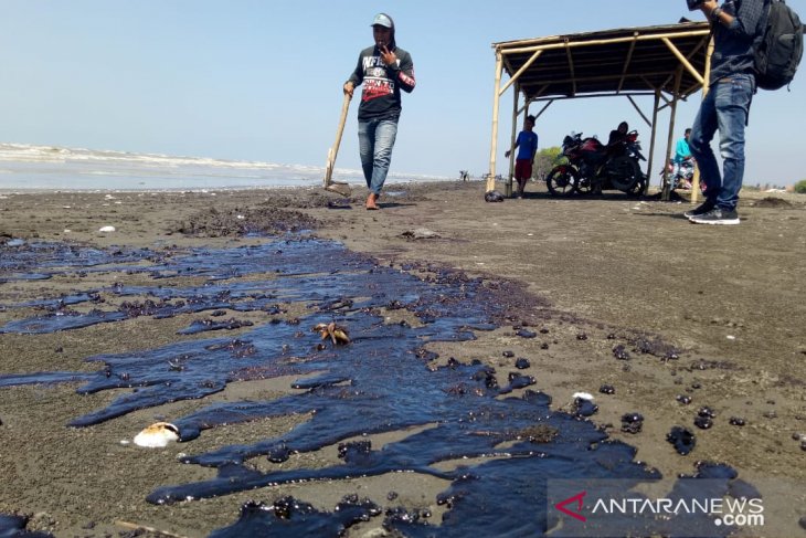 Warga terdampak tumpahan minyak mentah bisa mengadu ke posko pengaduan