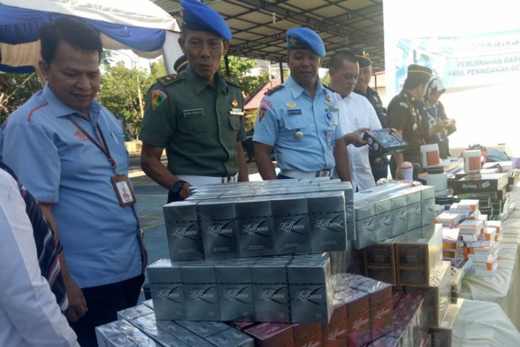 Bea cukai musnahkan belasan jenis barang ilegal