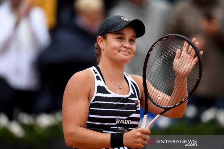Petenis Barty kalahkan Sharapova di Cincinnati Masters