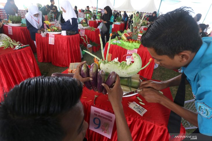 Lomba merangkai tanaman holtikultura