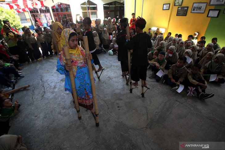 Peringatan Hari Internasional Masyarakat Adat