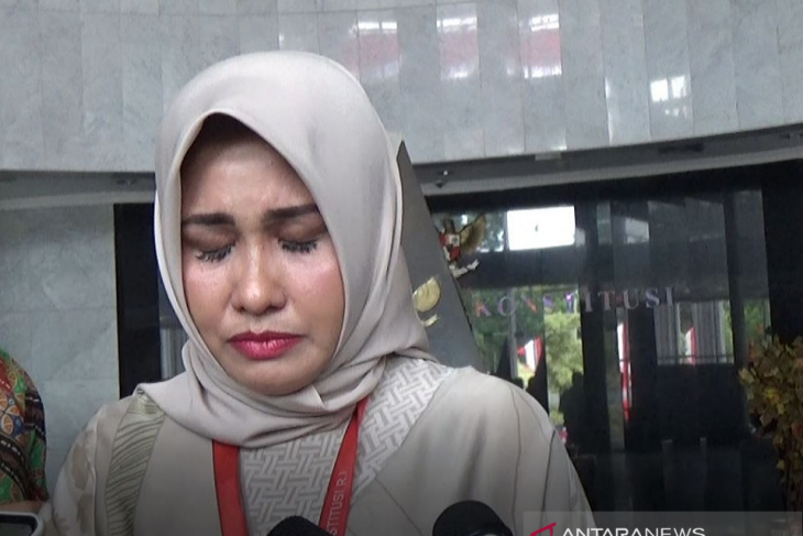 Gugatan pemilu karena foto terlalu cantik tak diterima MK