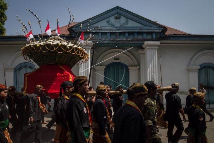 Tradisi grebeg besar Kasunanan Surakarta 