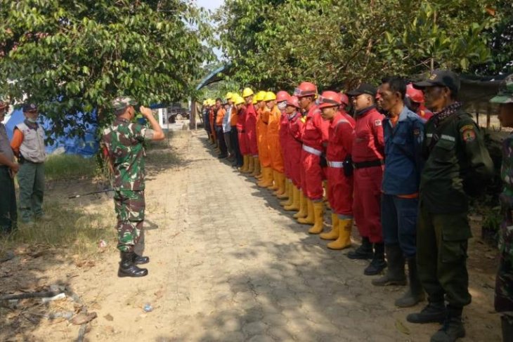 Perusahaan di Muarojambi dikerahkan gabung Satgas Karhutla padamkan kebakaran