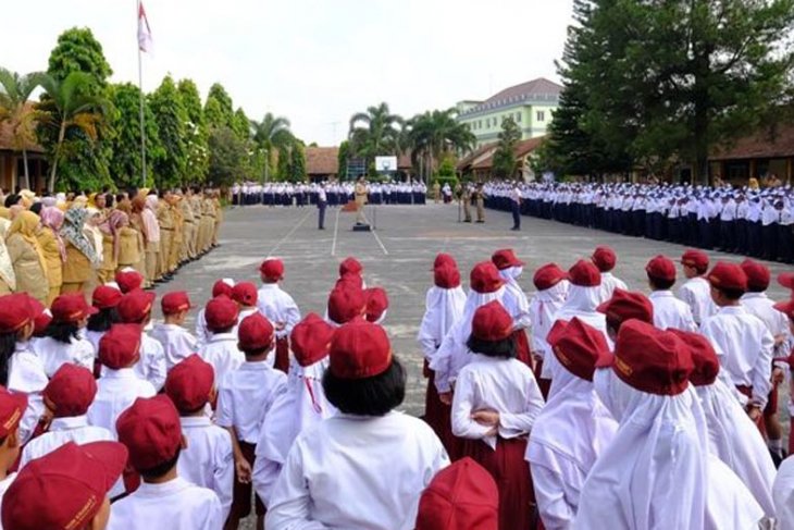 55.253 siswa baru di Penajam dapatkan seragam sekolah gratis