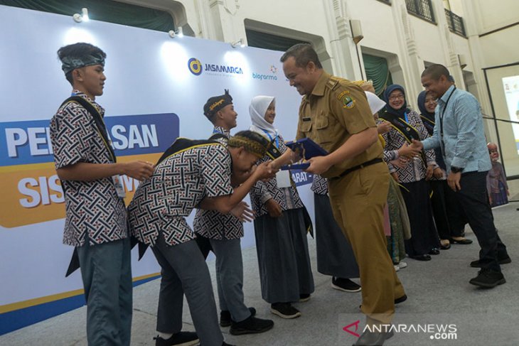 Pelepasan Siswa Mengenal Nusantara