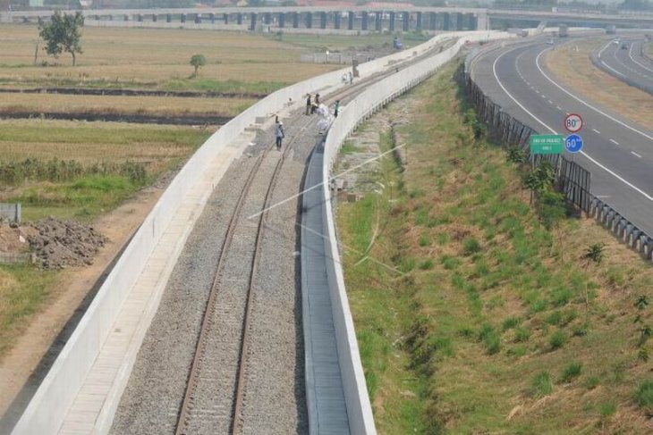 Pembangunan jalur kereta api bandara Adi Soemarmo